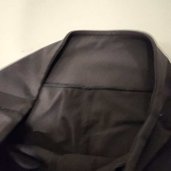 Black Lululemon Capris Size 8 - Picture 3 of 7